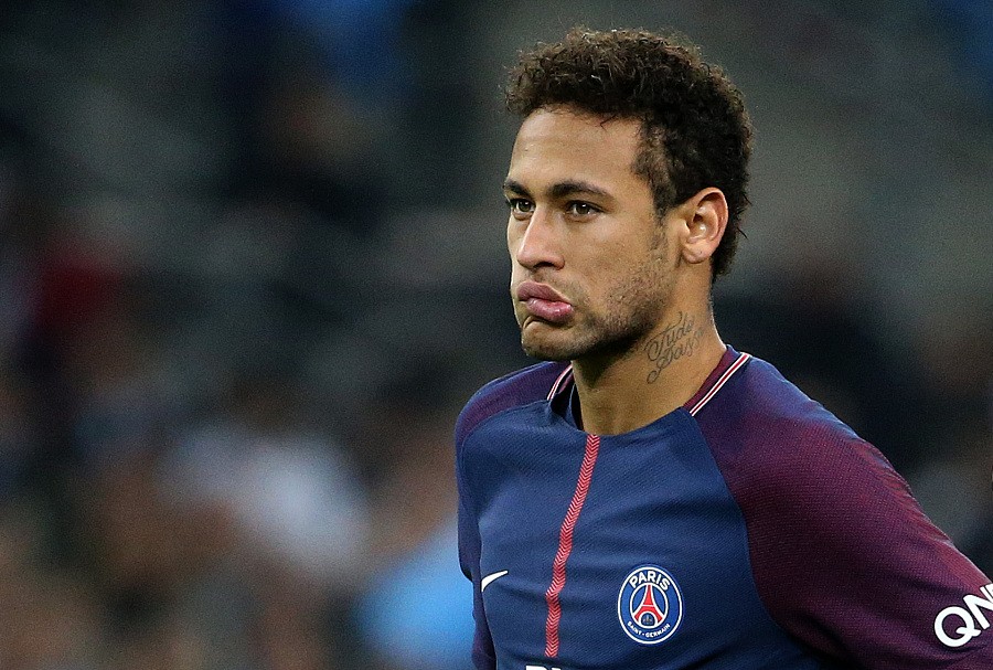 里弗斯直面流言：更衣室必受干扰，字母哥职业态度稳军心（里弗斯回应传闻：更衣室难免波动，字母哥的职业态度稳住全队）