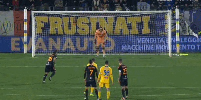 火箭欲用申京加两首轮换字母哥，模拟胜率升至六成五（火箭或以申京+两枚首轮换来字母哥，模型胜率预估达65%）